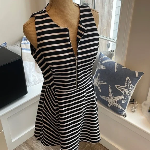 Michael Kors black and white stripe dress - Picture 1 of 8